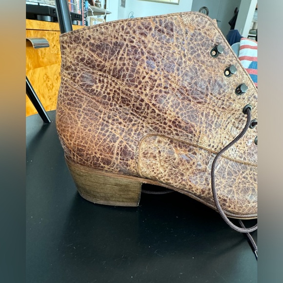 Artisan leather boots from Goodbye Folk, Mexico City - Picture 8 of 8